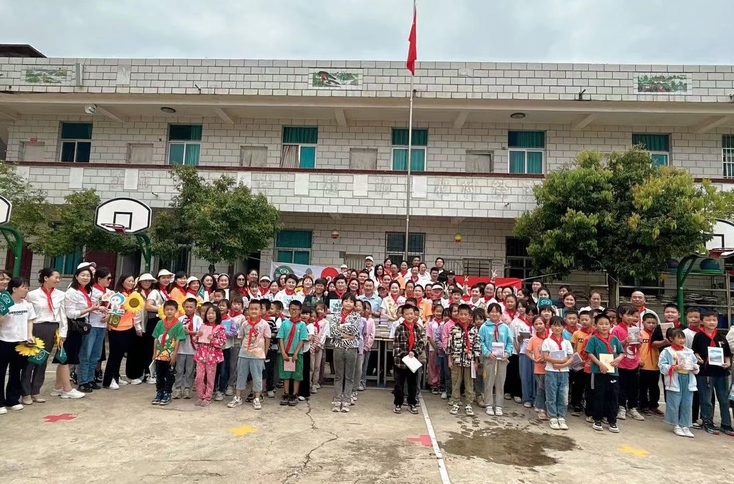 让爱延续,从未间断 | 开云手机登录界面公益季暖心回访 让爱延续,从未间断 | 开云手机登录界面公益季暖心回访